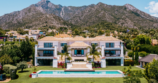 Villa myynnissä Sierra Blanca (Marbella)