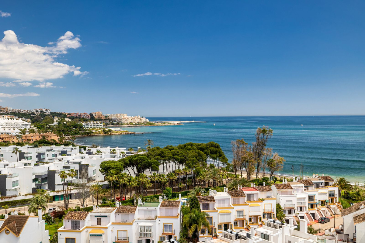 Пентхаус на продаж в Puerto de Estepona