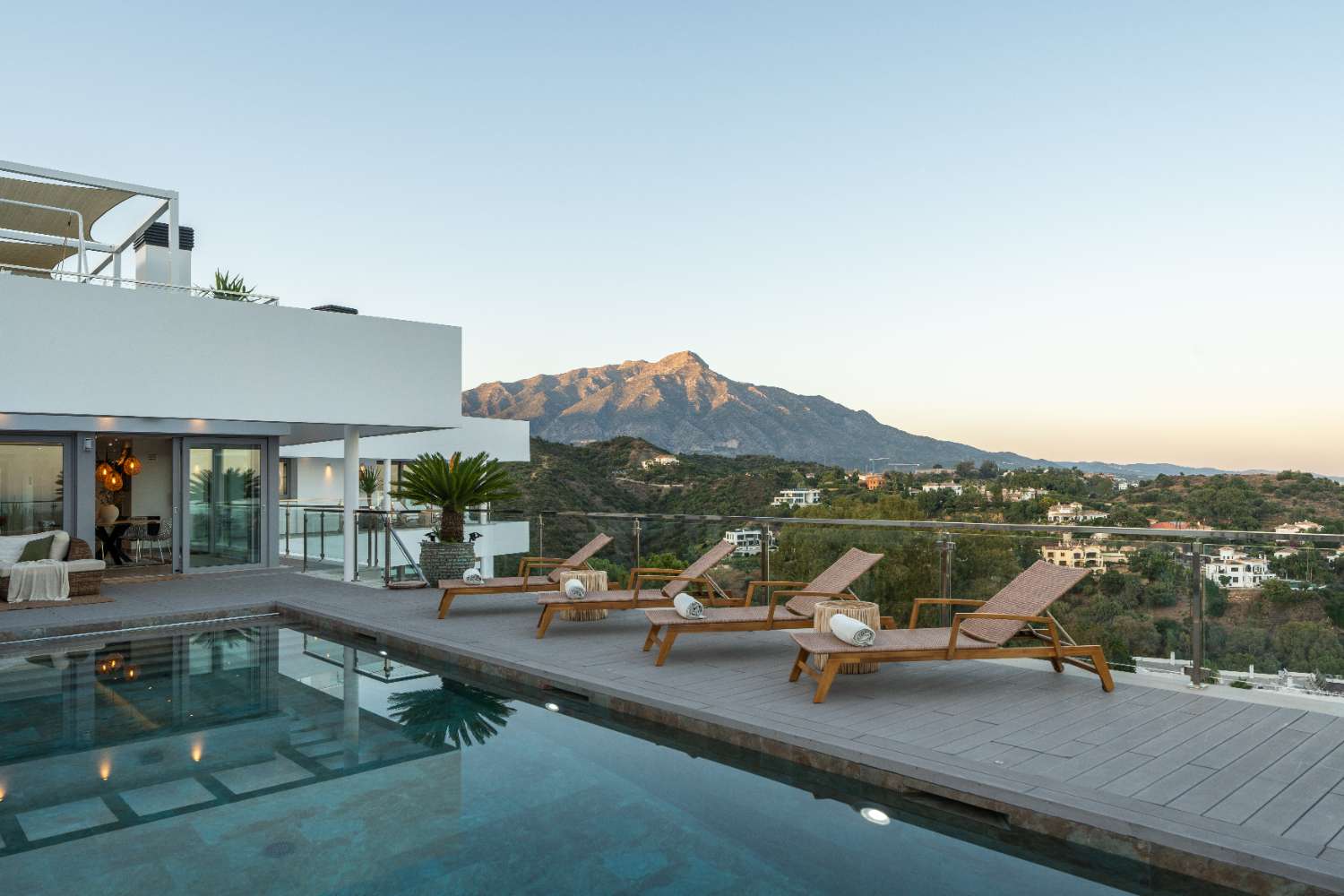 Villa independiente con vistas panoramicas al mar en Benahavis