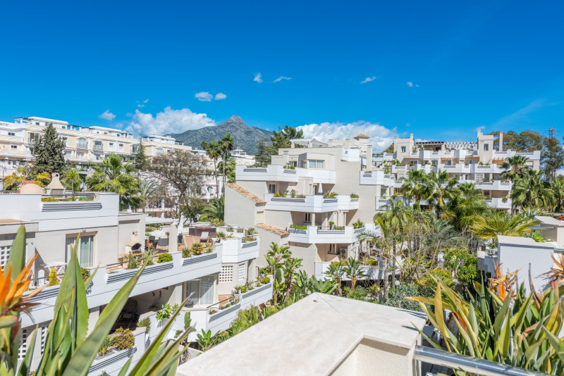 Penthouse til salg i Nueva Andalucía (Marbella)