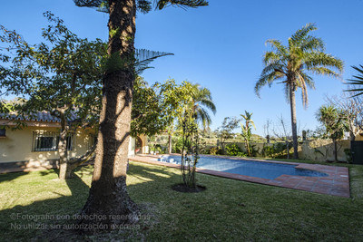 Villa for sale in Estepona