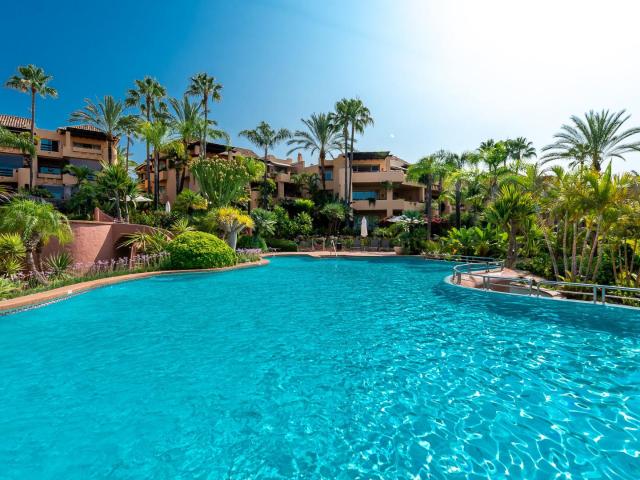 Apartamento en la Milla de Oro, Marbella