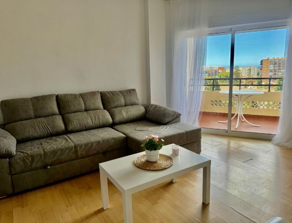 Apartamento con vistas al mar y montaña