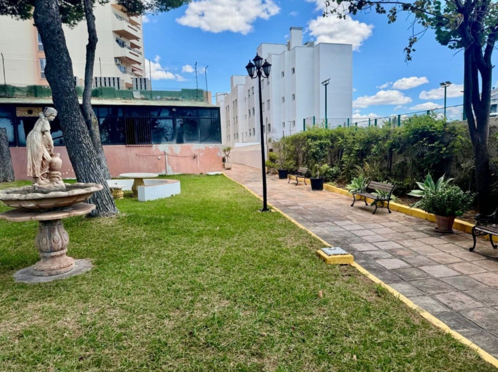 Apartamento con vistas al mar y montaña