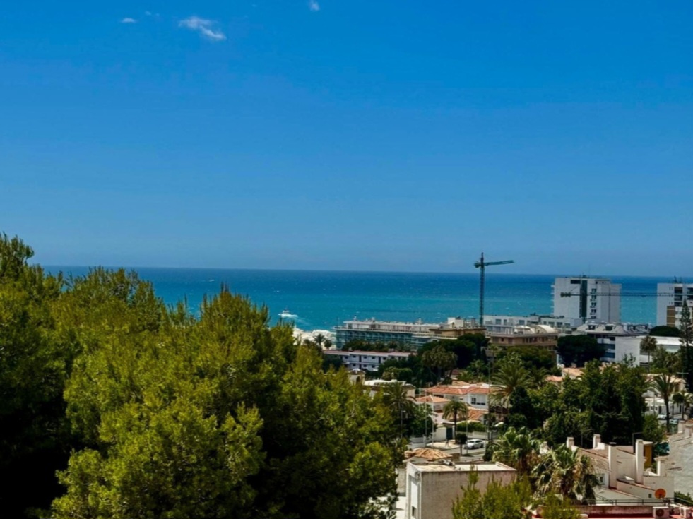 Apartamento con vistas al mar y montaña