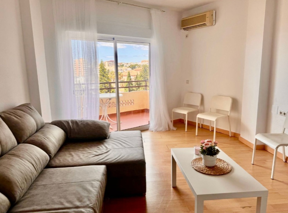 Apartamento con vistas al mar y montaña