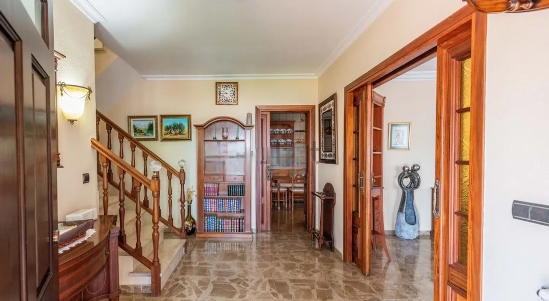 Villa for sale in Alhaurín de la Torre