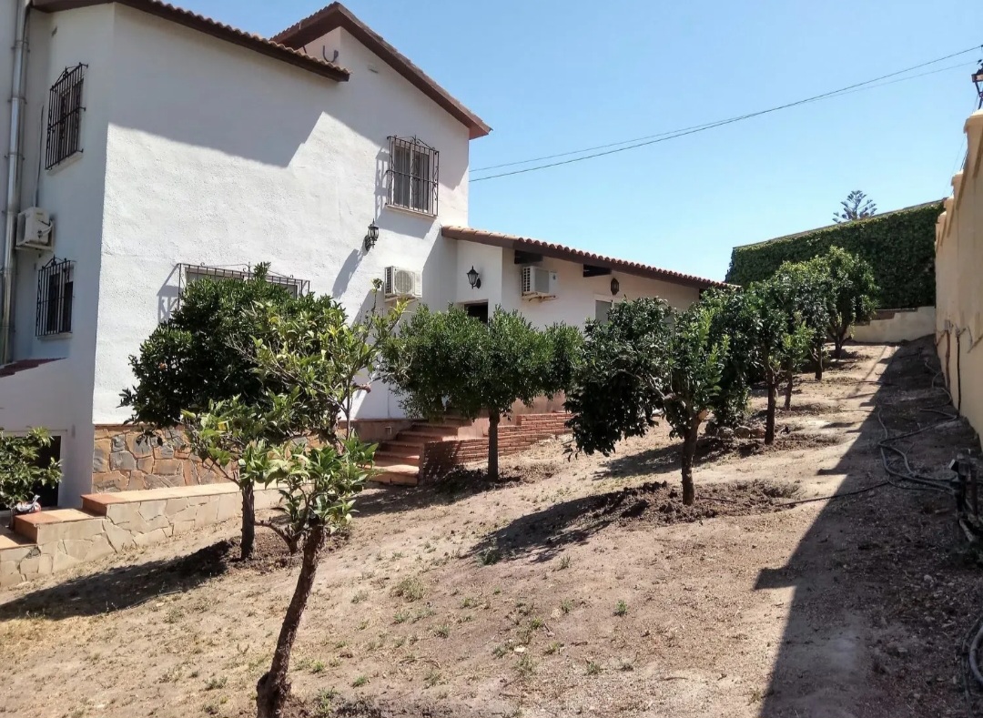 Villa till salu i Alhaurín de la Torre