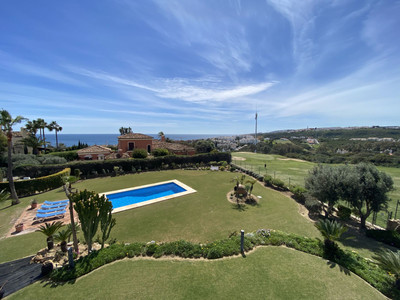 Villa for sale in La Duquesa (Manilva)