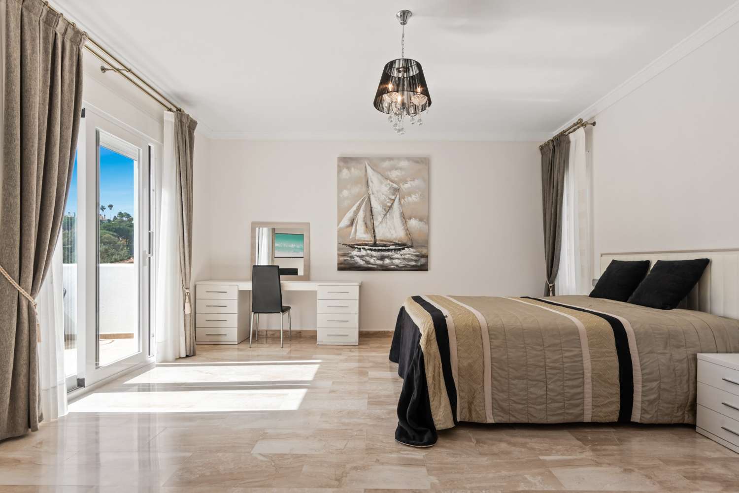 Villa till salu i Elviria (Marbella)