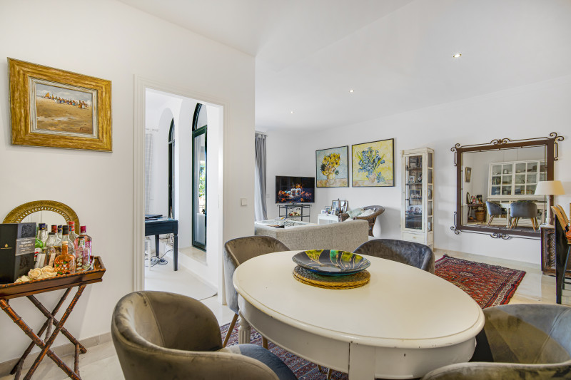 Duplex, 2 våningar till salu i Elviria (Marbella)