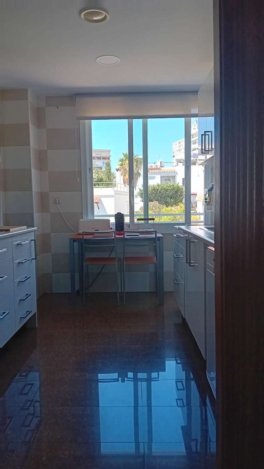 Pieni huoneisto myynnissä Playamar (Torremolinos)