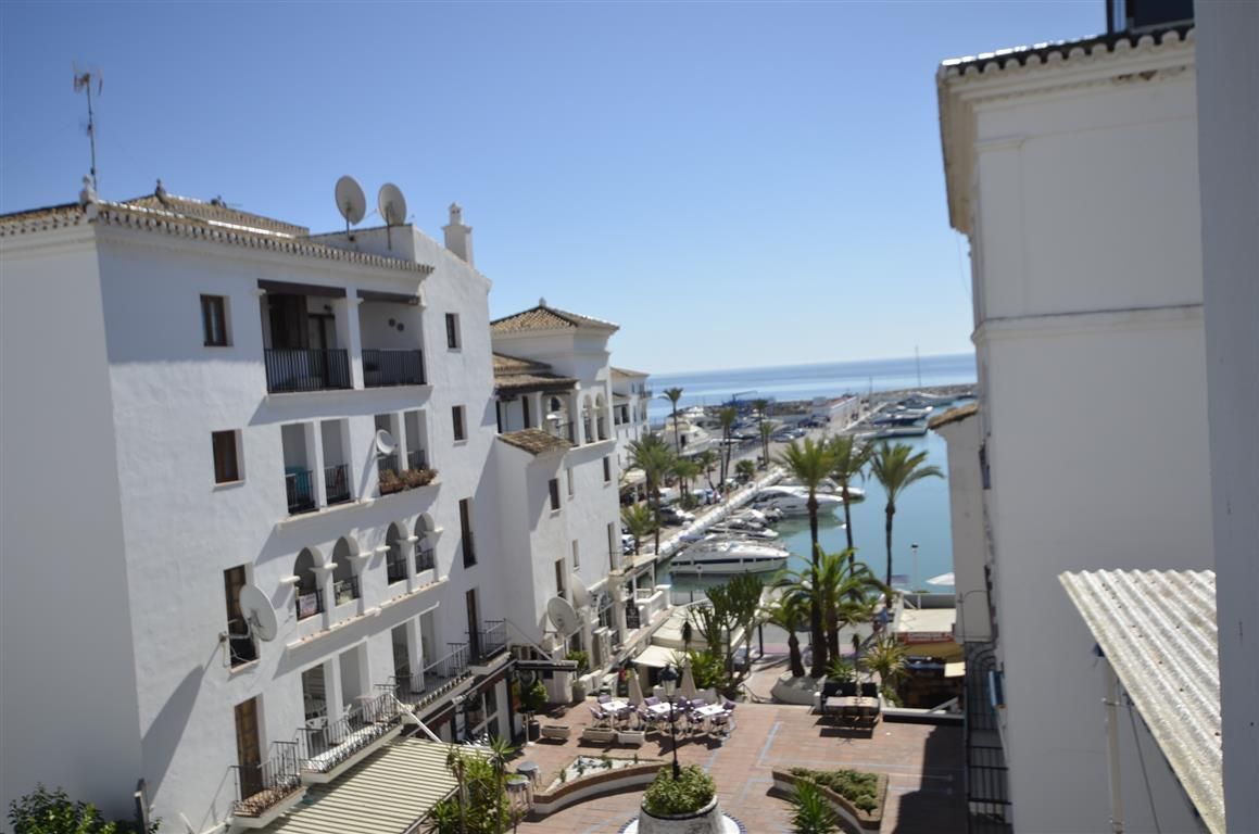 Penthouse in Duquesa Port , Manilva