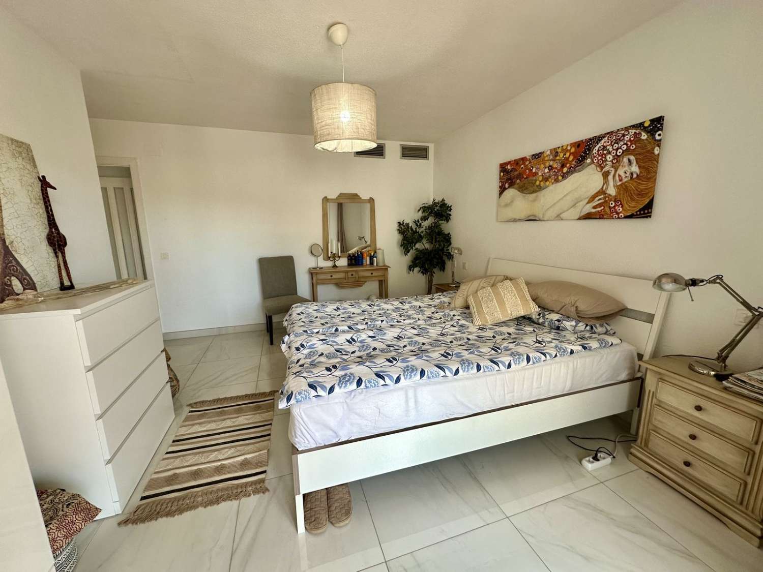 Penthouse salgai in Puerto de la Duquesa (Manilva)