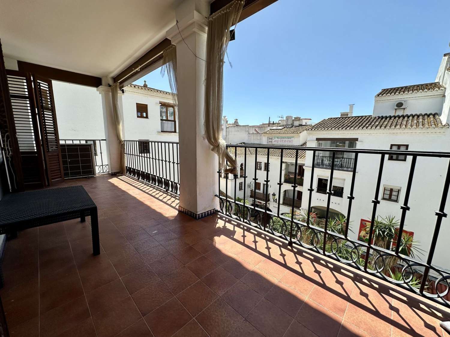 Penthouse salgai in Puerto de la Duquesa (Manilva)