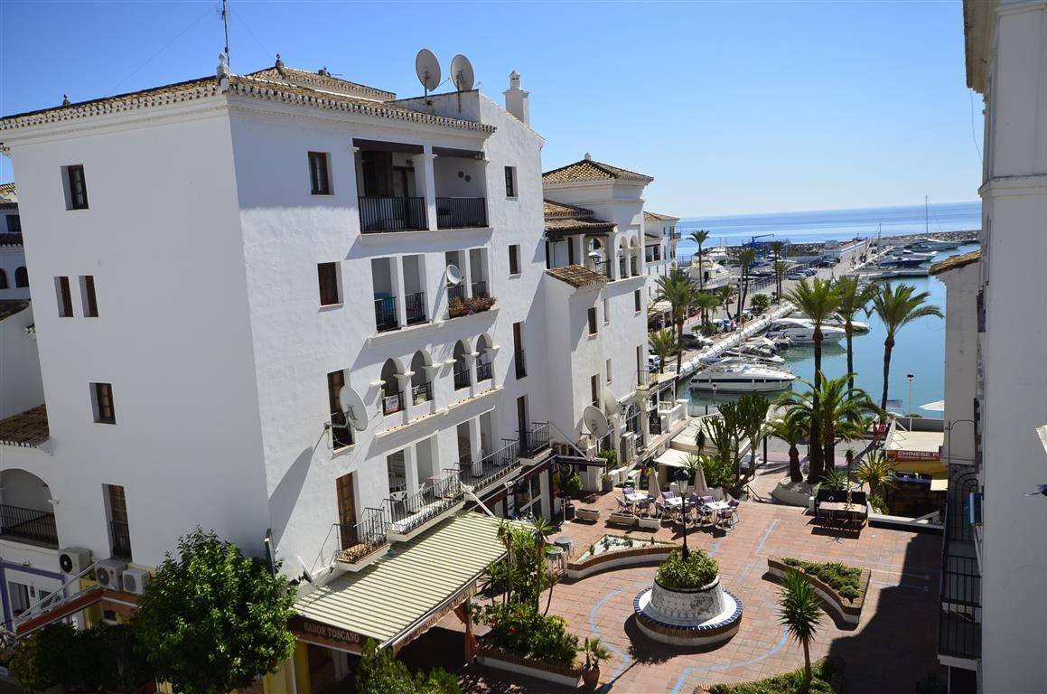 Penthouse in Duquesa Port , Manilva