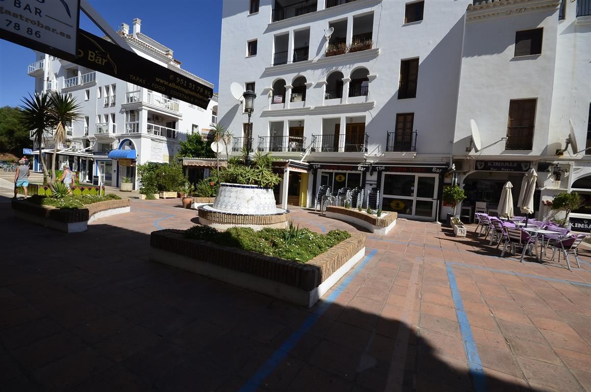 Penthouse salgai in Puerto de la Duquesa (Manilva)