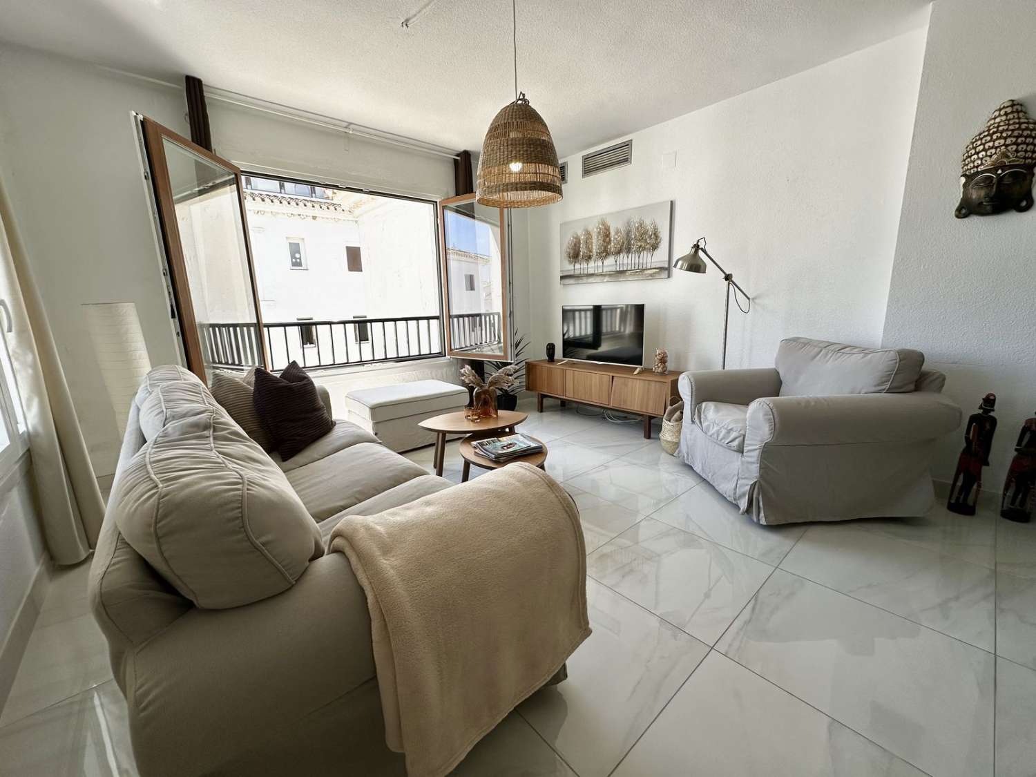 Penthouse salgai in Puerto de la Duquesa (Manilva)