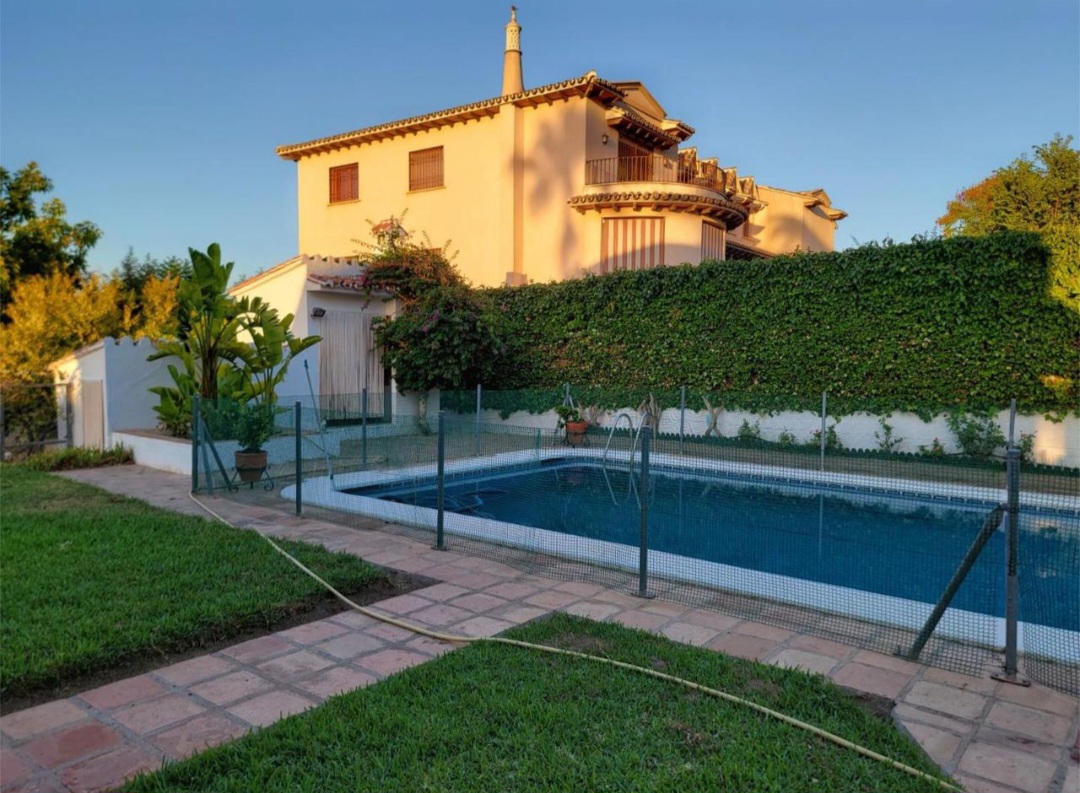 Villa for sale in Alhaurín de la Torre